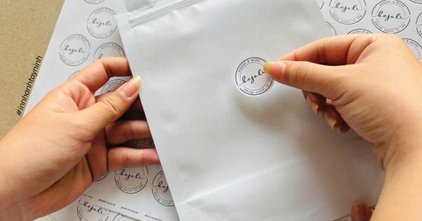 dán và bảo quản tem